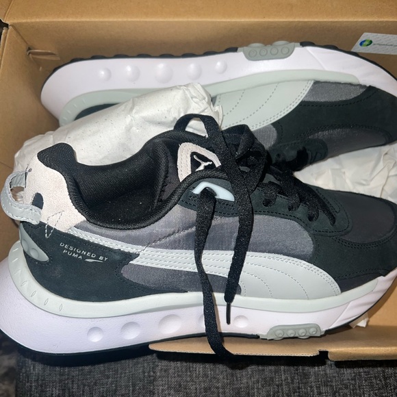 Mens Shoes - Picture 4 of 6